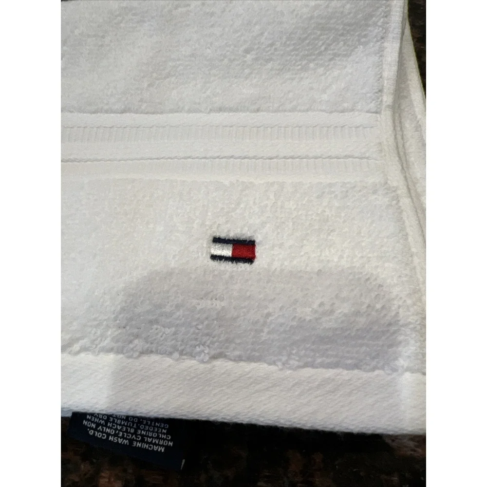 Tommy Hilfiger 100% Cotton Hand Towel New Without Tags